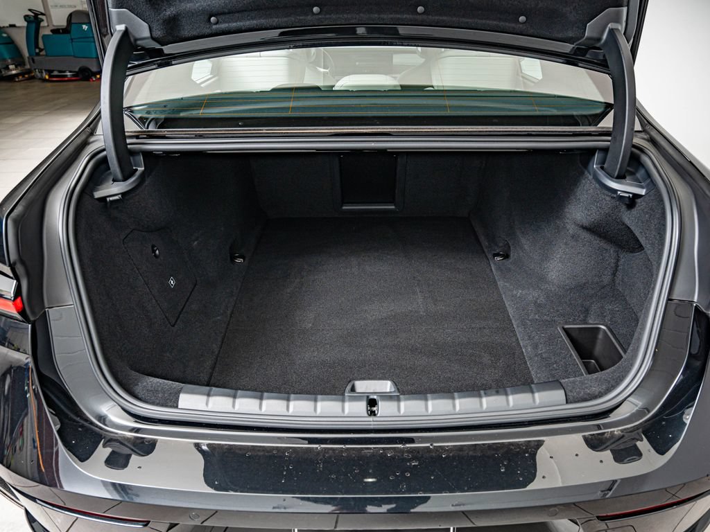Used 2024 BMW i7 eDrive50 RWD image 41