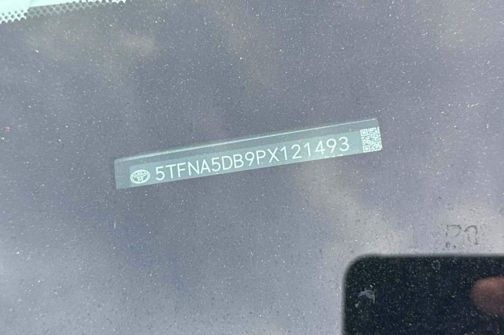 Used 2023 Toyota Tundra Platinum image 3