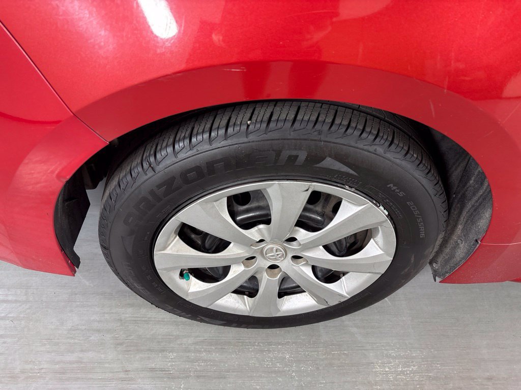 Used 2020 Toyota Corolla LE w/ Carpet Mat Package (TMS) FWD image 10