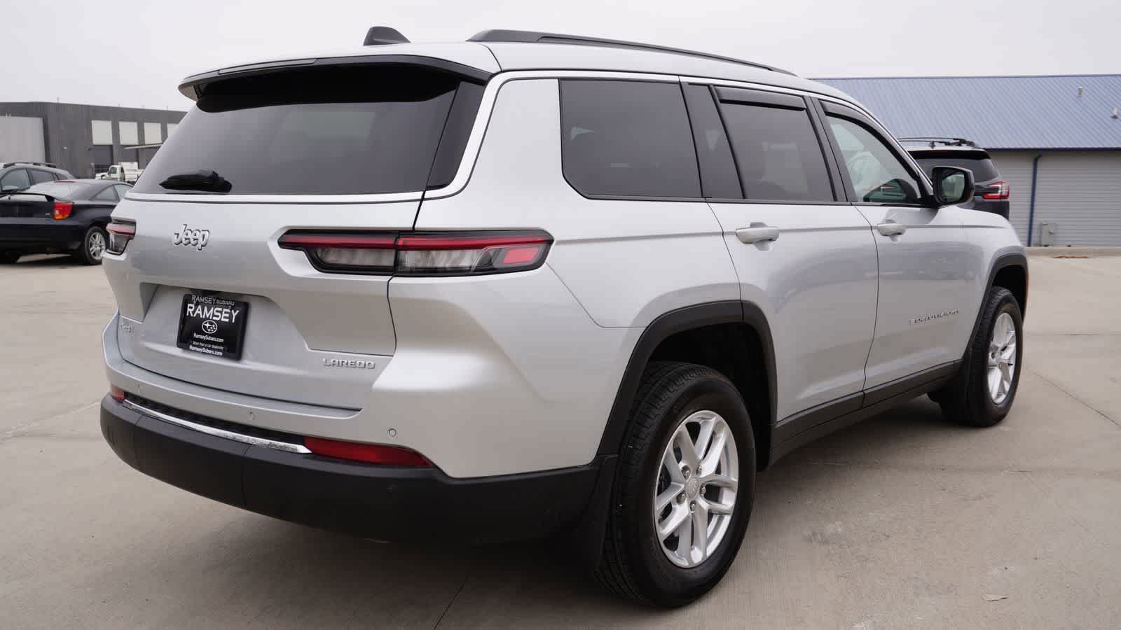 Used 2025 Jeep Grand Cherokee L Laredo w/ Luxury Tech Group I AWD/4WD image 6