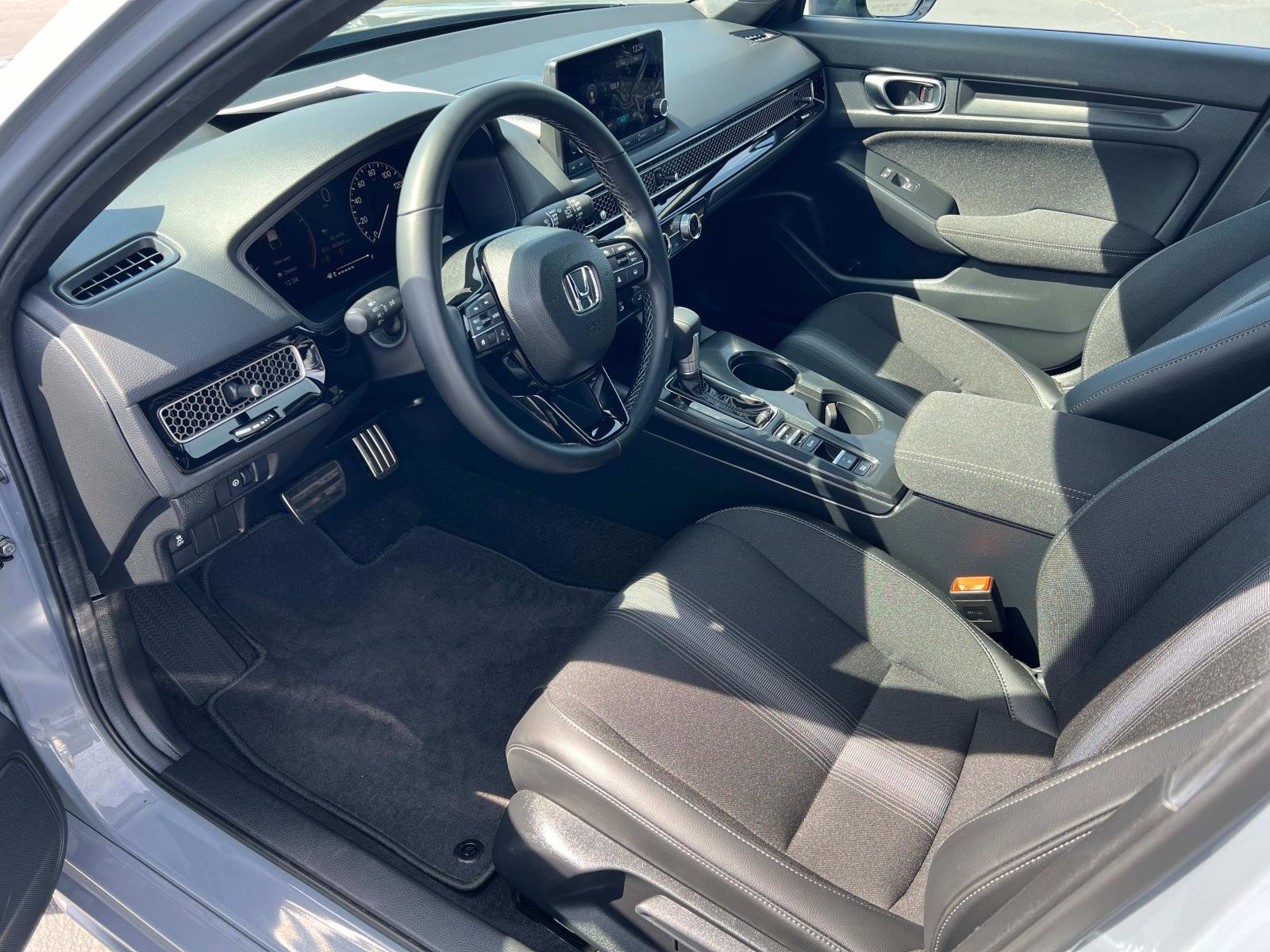 Used 2025 Honda Civic Sport image 3