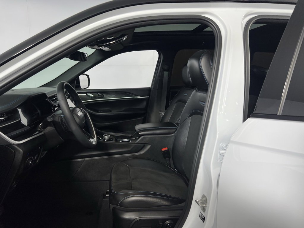 Used 2023 Jeep Grand Cherokee Trailhawk w/ Advanced Protech Group II image 21