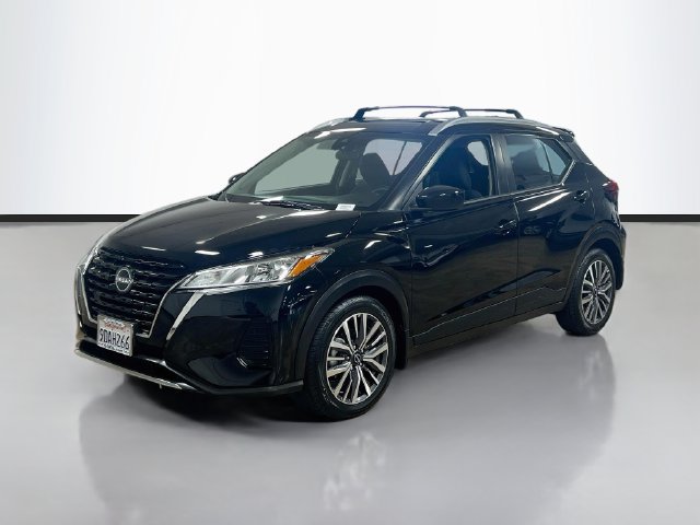 Used 2023 Nissan Kicks SV w/ Exterior Package FWD image 3