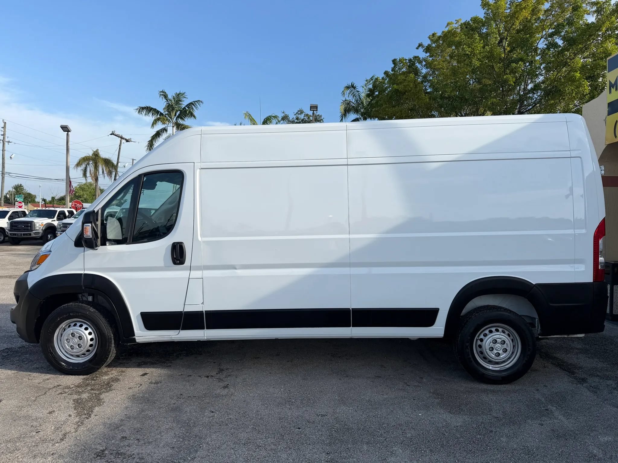 Used 2024 RAM ProMaster 2500 159 High Roof w/ Convenience Group FWD image 2