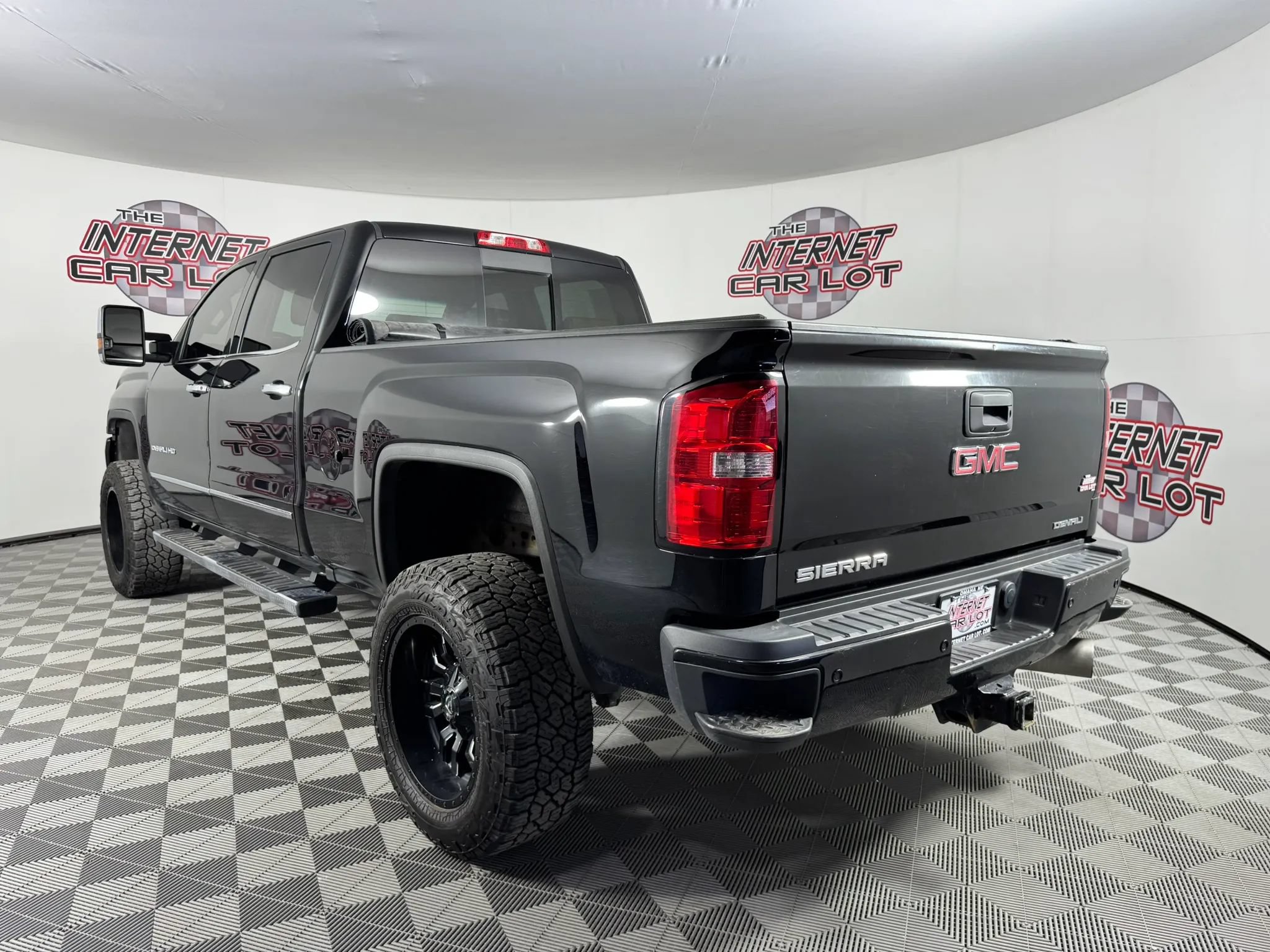 Used 2019 GMC Sierra 2500 Denali w/ Duramax Plus Package AWD/4WD image 5