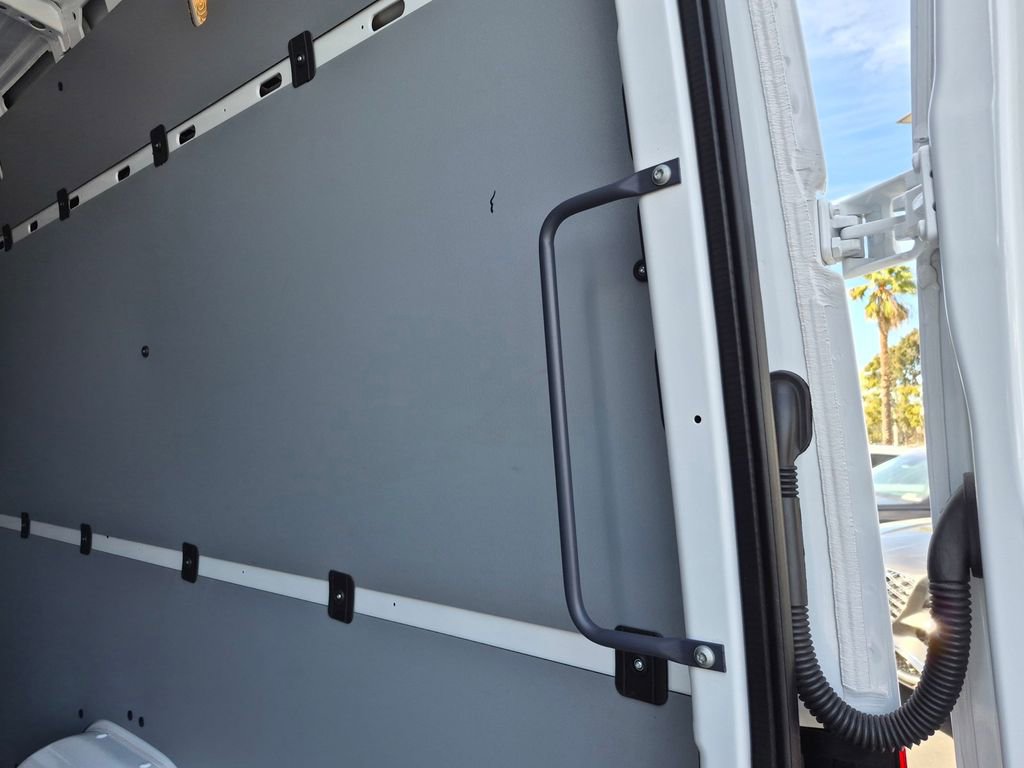 Used 2025 Mercedes-Benz Sprinter 2500 image 20