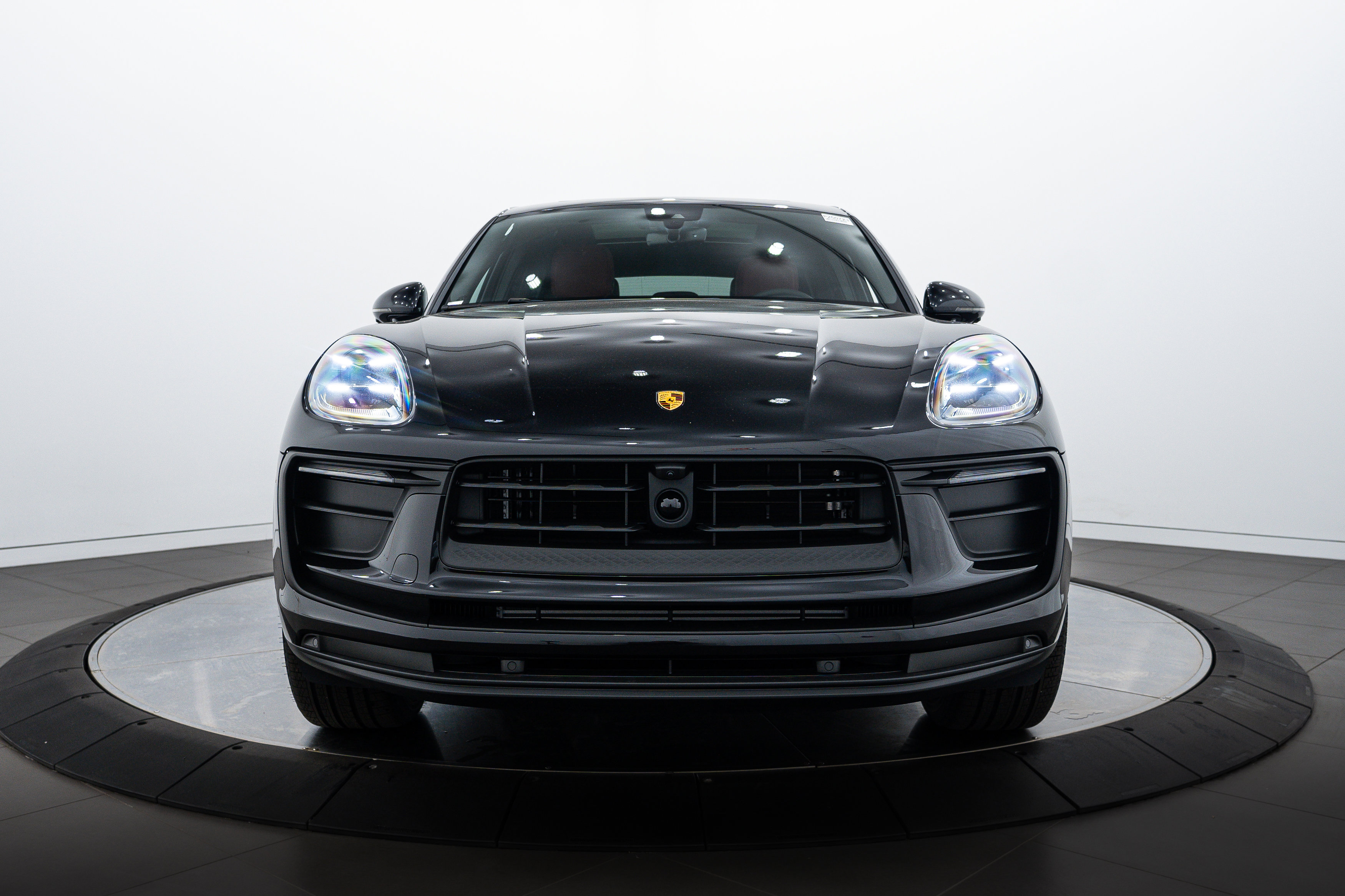New 2025 Porsche Macan image 10
