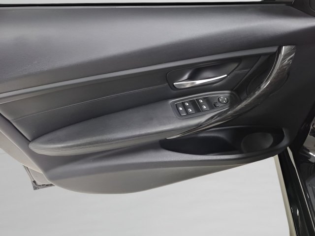Used 2015 BMW 320i xDrive Sedan AWD/4WD image 22