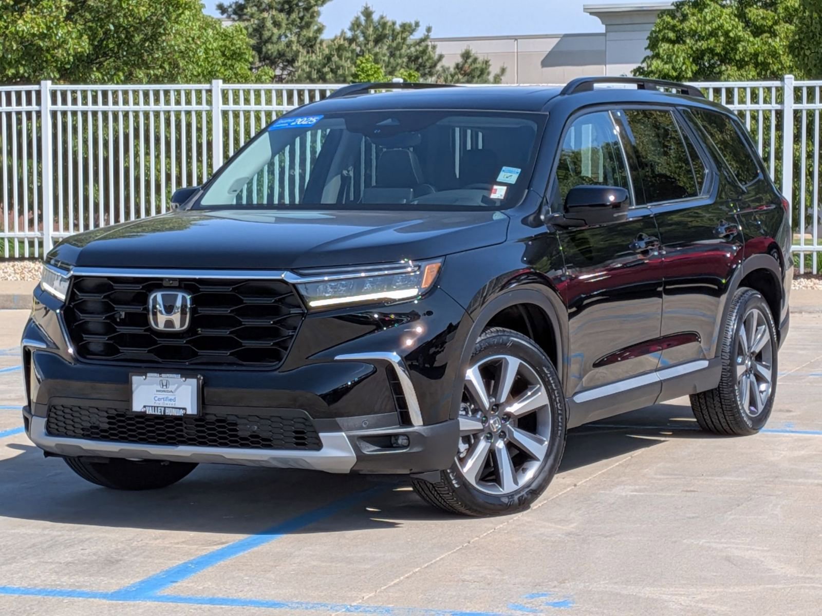 Certified 2025 Honda Pilot Elite image 2