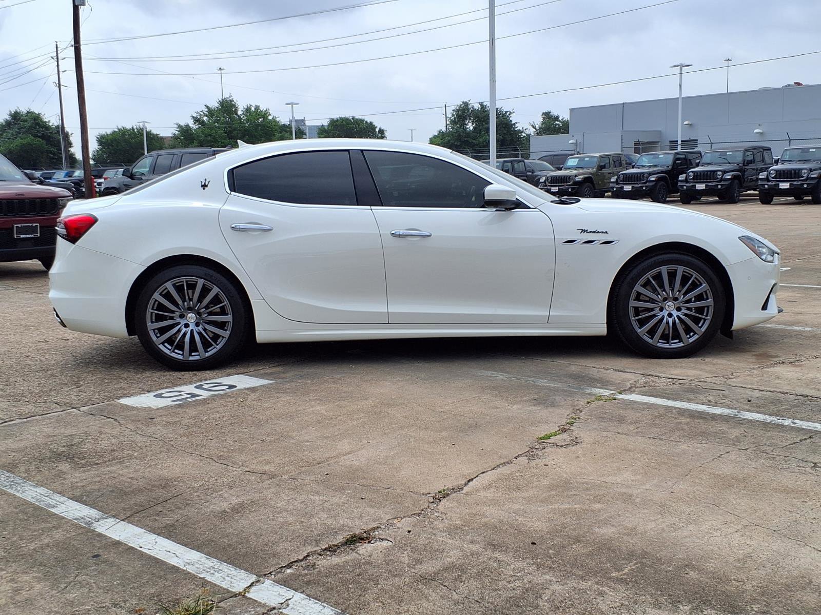 Used 2022 Maserati Ghibli Modena RWD image 28