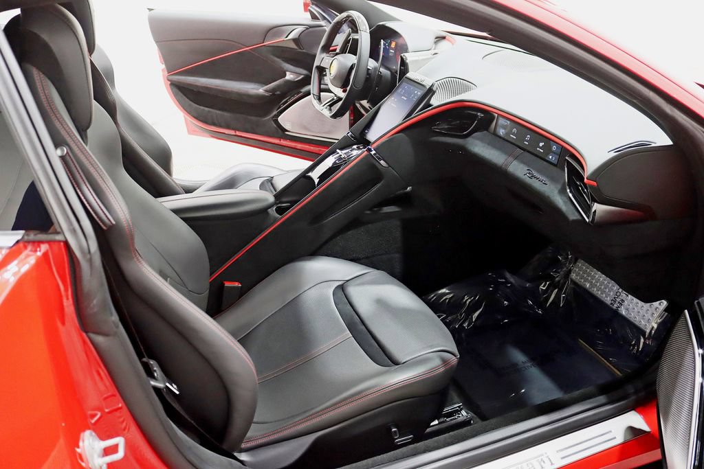 Used 2021 Ferrari Roma RWD image 32