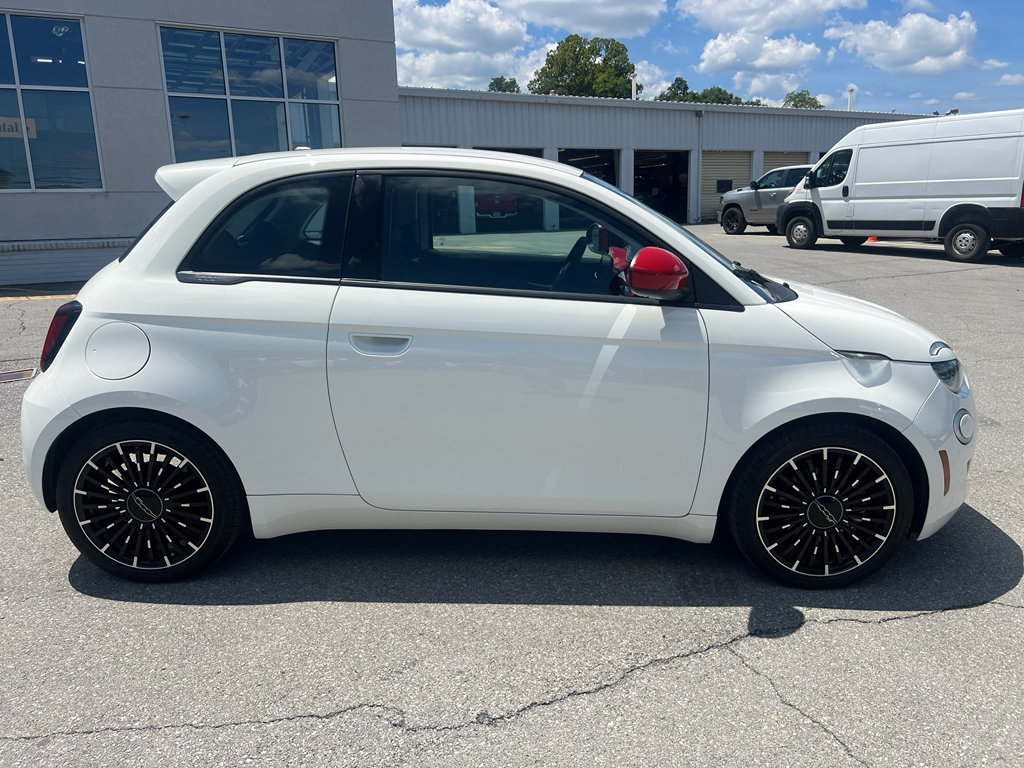 Used 2024 FIAT 500 e (RED) FWD image 4