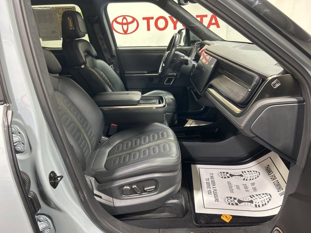 Used 2023 Rivian R1T Adventure image 11