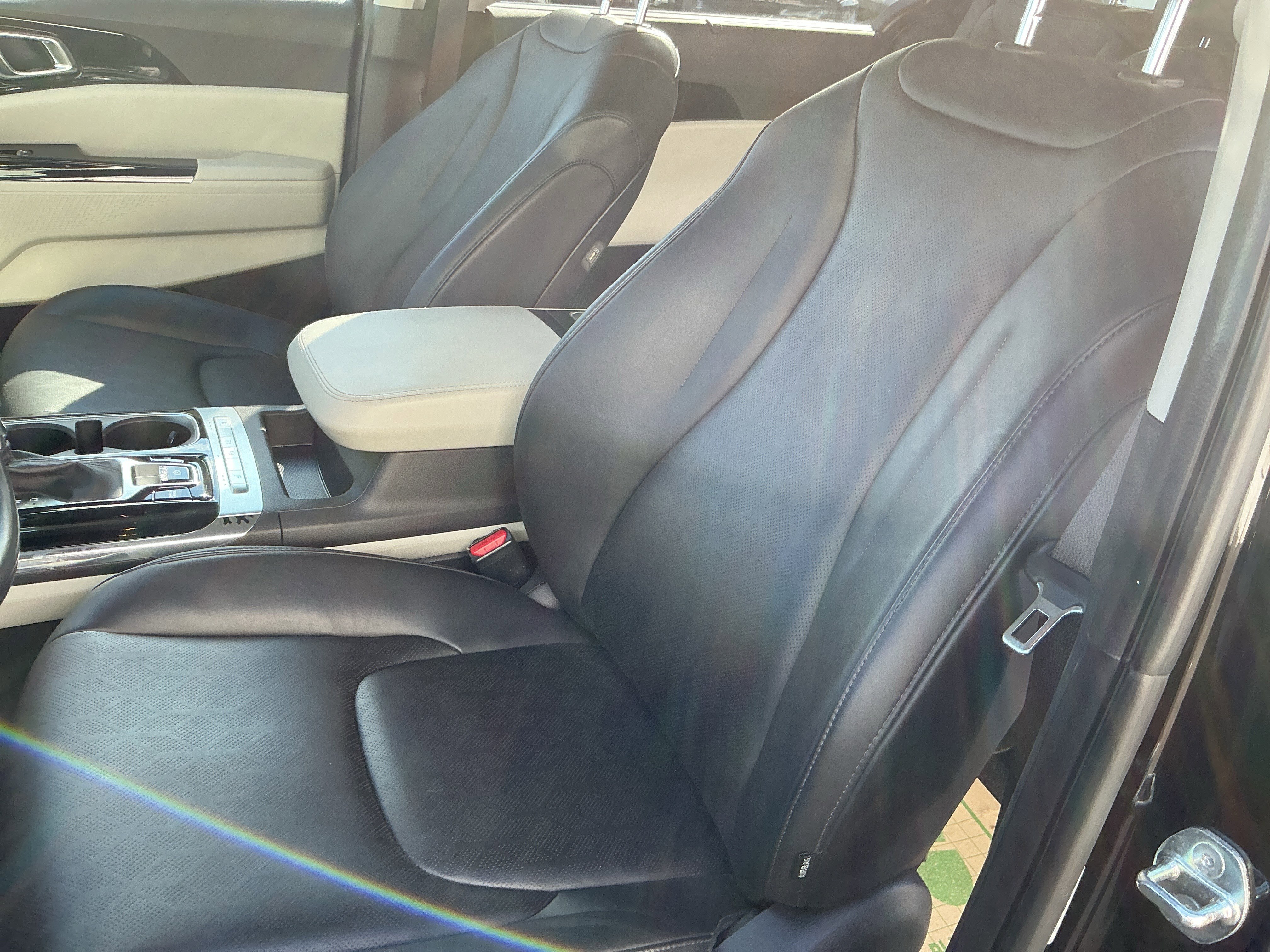 Used 2024 Kia Carnival EX FWD image 15