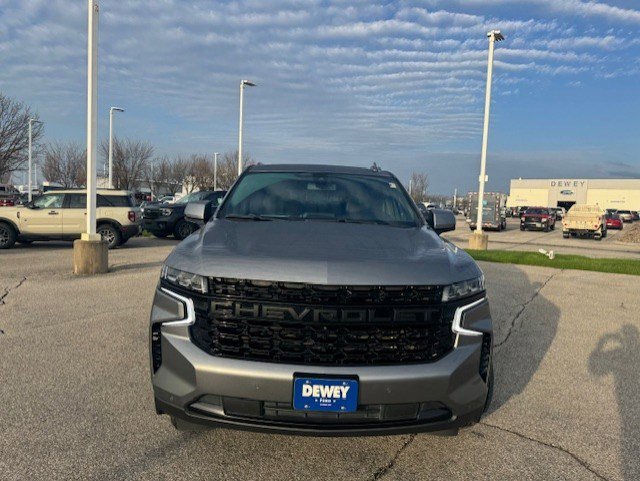 Used 2022 Chevrolet Tahoe RST w/ Luxury Package AWD/4WD image 2