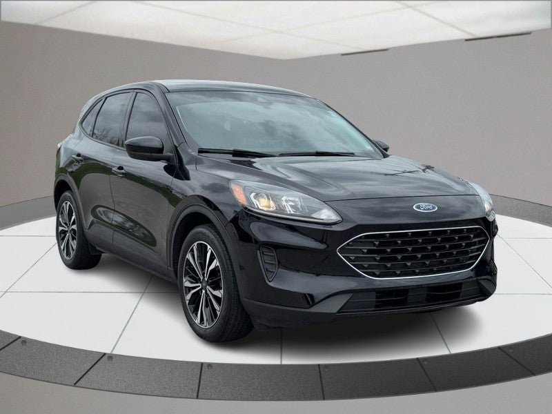 Used 2022 Ford Escape SE w/ SE Sport Appearance Package FWD image 2