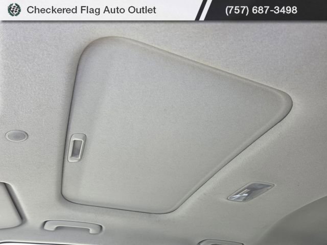 Used 2023 Hyundai Venue SEL image 9