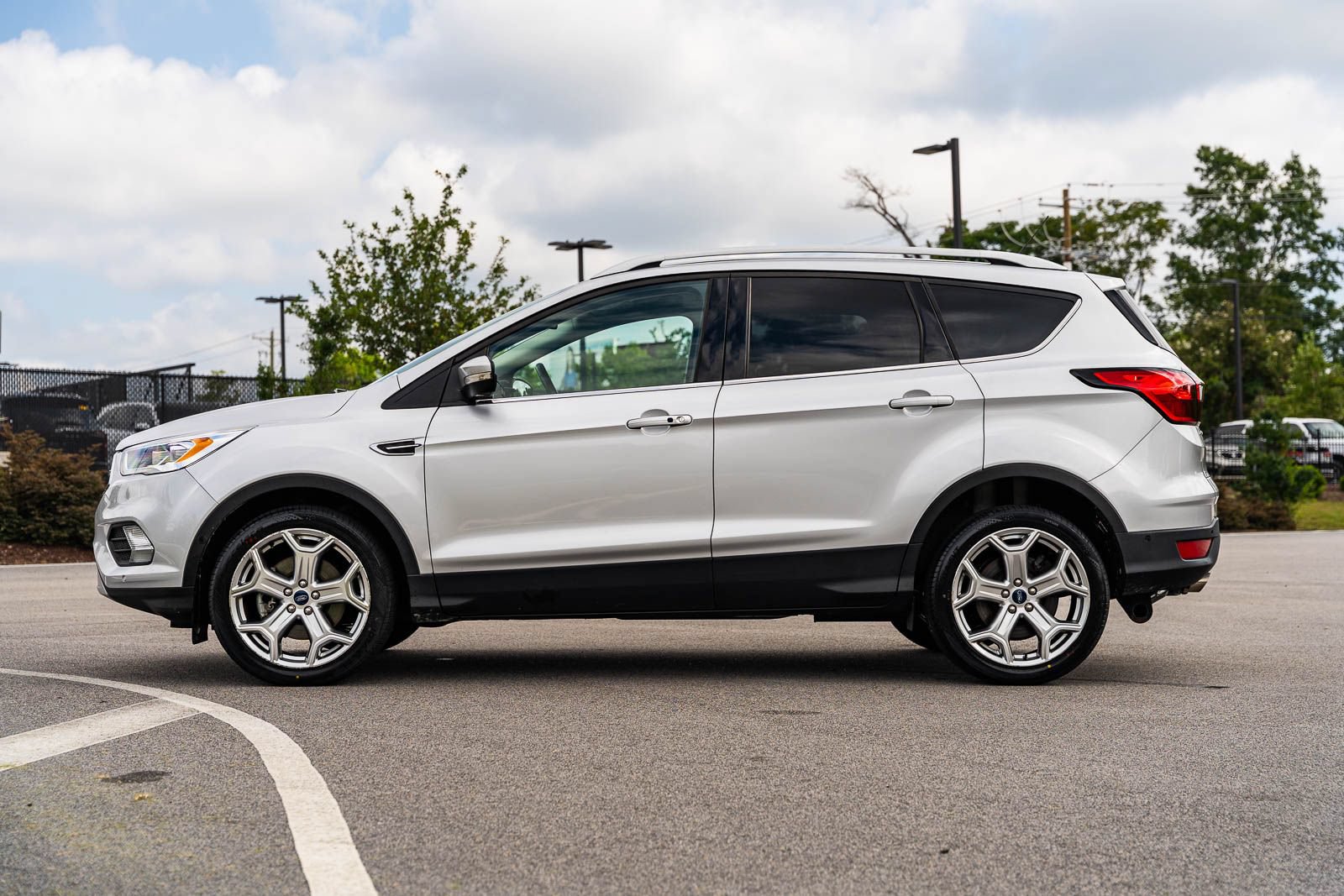 Used 2019 Ford Escape Titanium AWD/4WD image 4