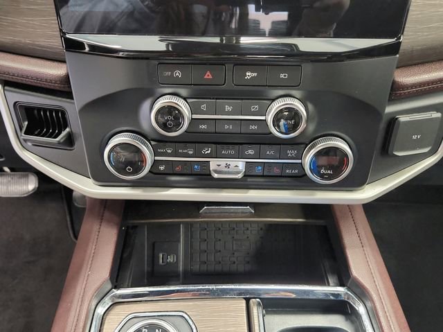 Used 2024 Ford Expedition Max Limited image 30