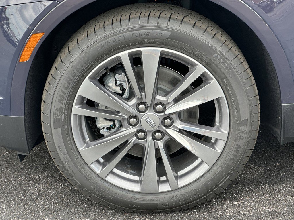 Used 2025 Cadillac XT5 Premium Luxury w/ LPO, Floor Liner Package FWD image 4