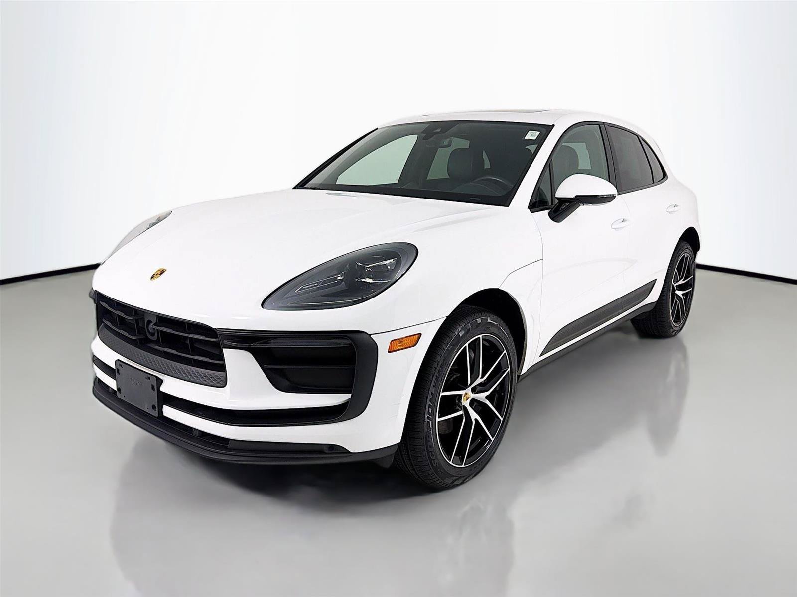 Certified 2023 Porsche Macan Turbo AWD/4WD image 1