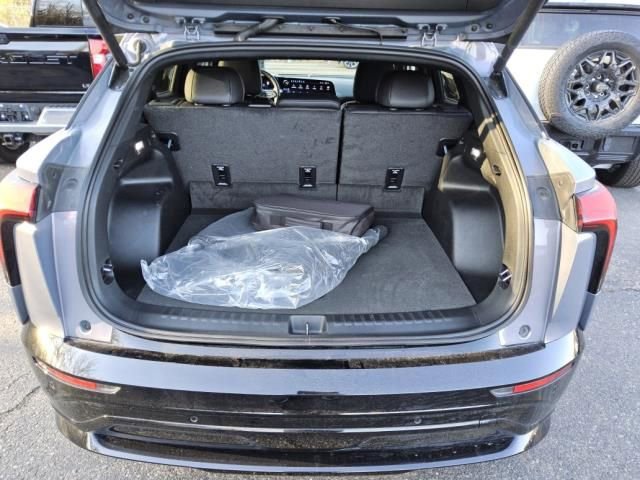 Used 2025 Chevrolet Blazer EV RS AWD/4WD image 3