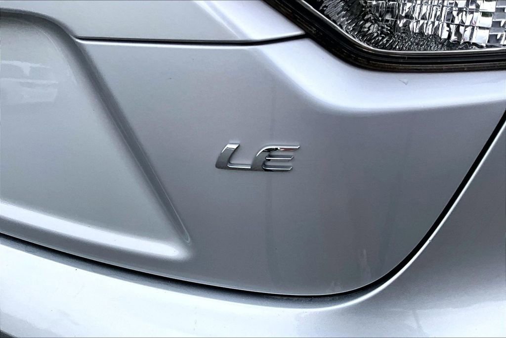 Used 2020 Toyota Corolla LE FWD image 22