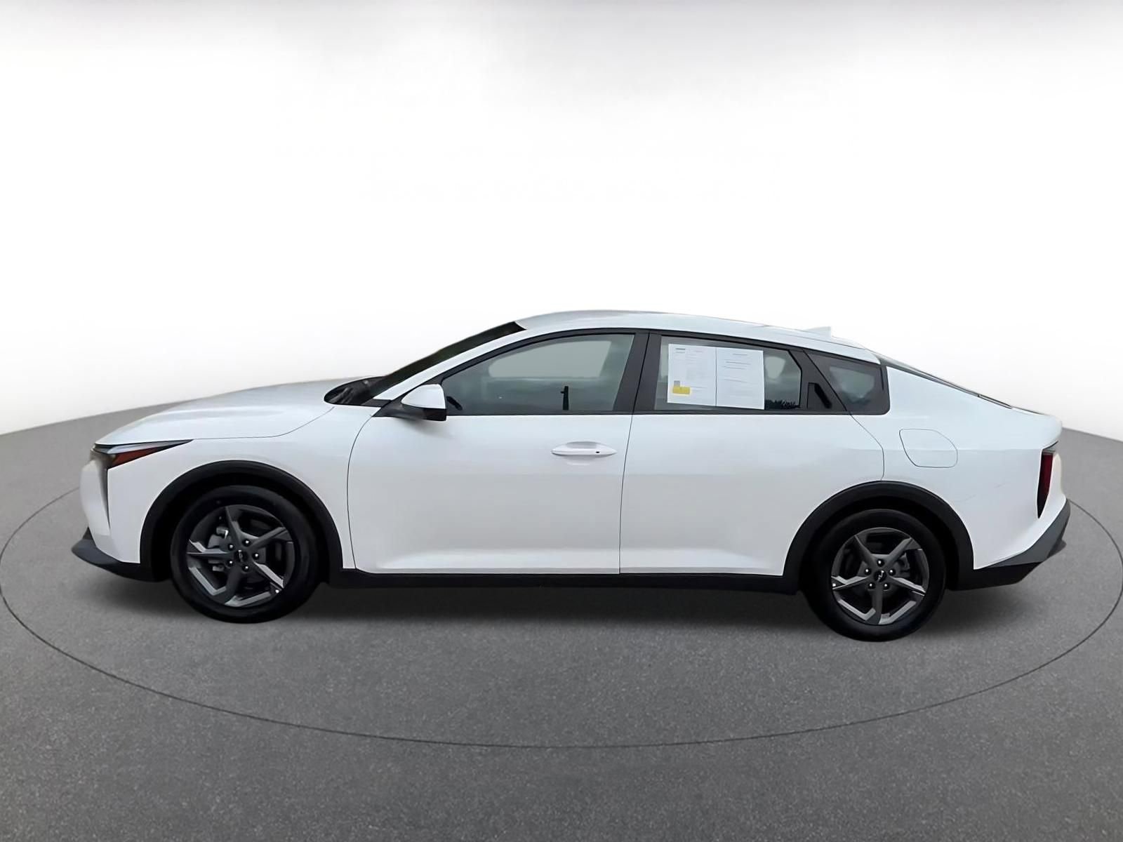 Used 2025 Kia K4 FWD image 9
