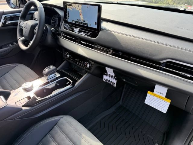 New 2026 Mitsubishi Outlander LE FWD image 10