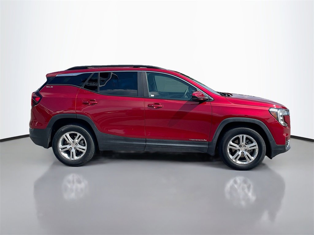 Used 2022 GMC Terrain SLE w/ Driver Convenience Package image 8