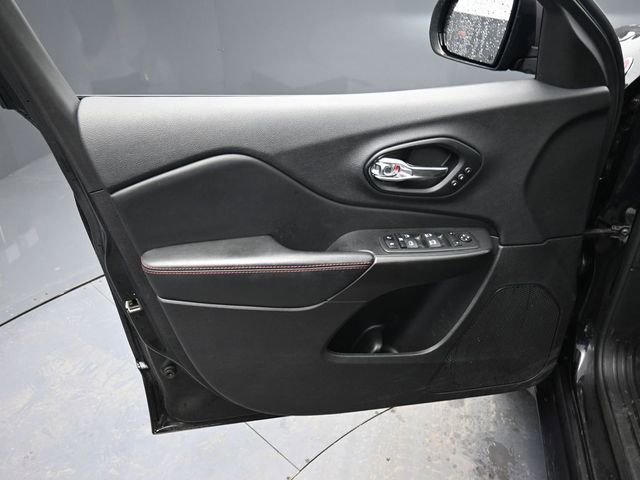 Used 2021 Jeep Cherokee Trailhawk w/ Premium Leather Package image 20