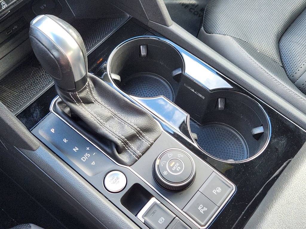 Used 2021 Volkswagen Atlas Cross Sport SEL Premium image 17