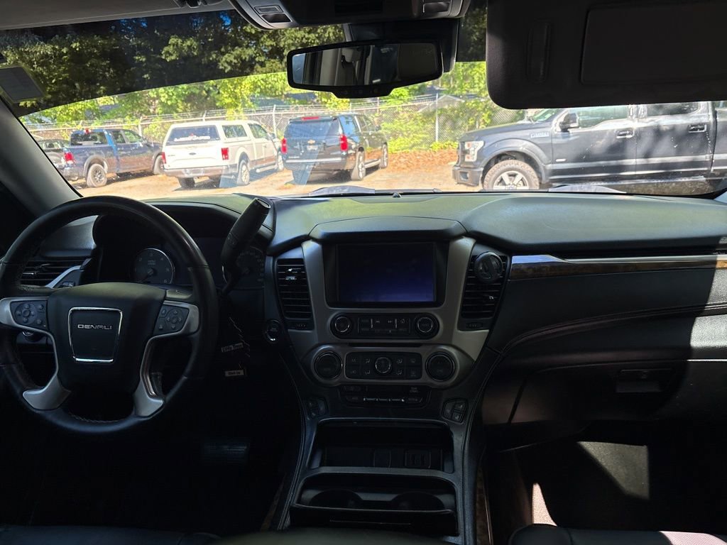 Used 2016 GMC Yukon Denali w/ Open Road Package AWD/4WD image 10