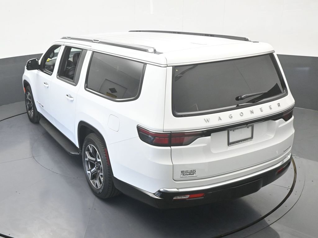 Used 2023 Jeep Wagoneer L Series III w/ Preferred Equipment Group image 19