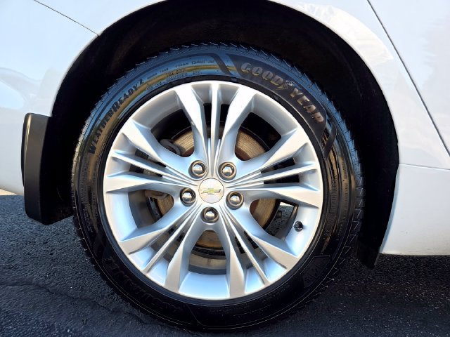 Used 2015 Chevrolet Impala LT w/ Convenience Package FWD image 9