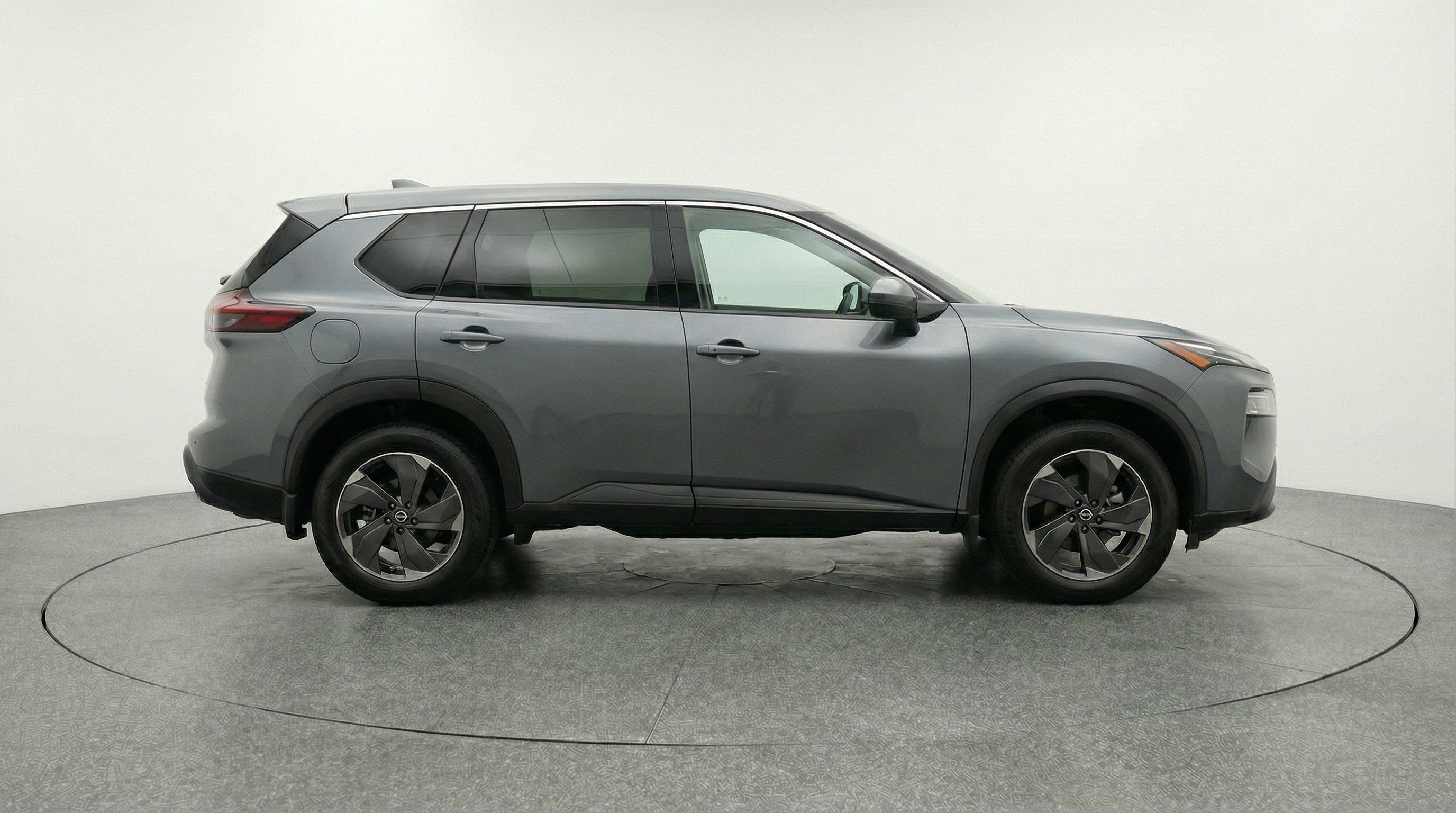 Used 2025 Nissan Rogue SV AWD/4WD image 11