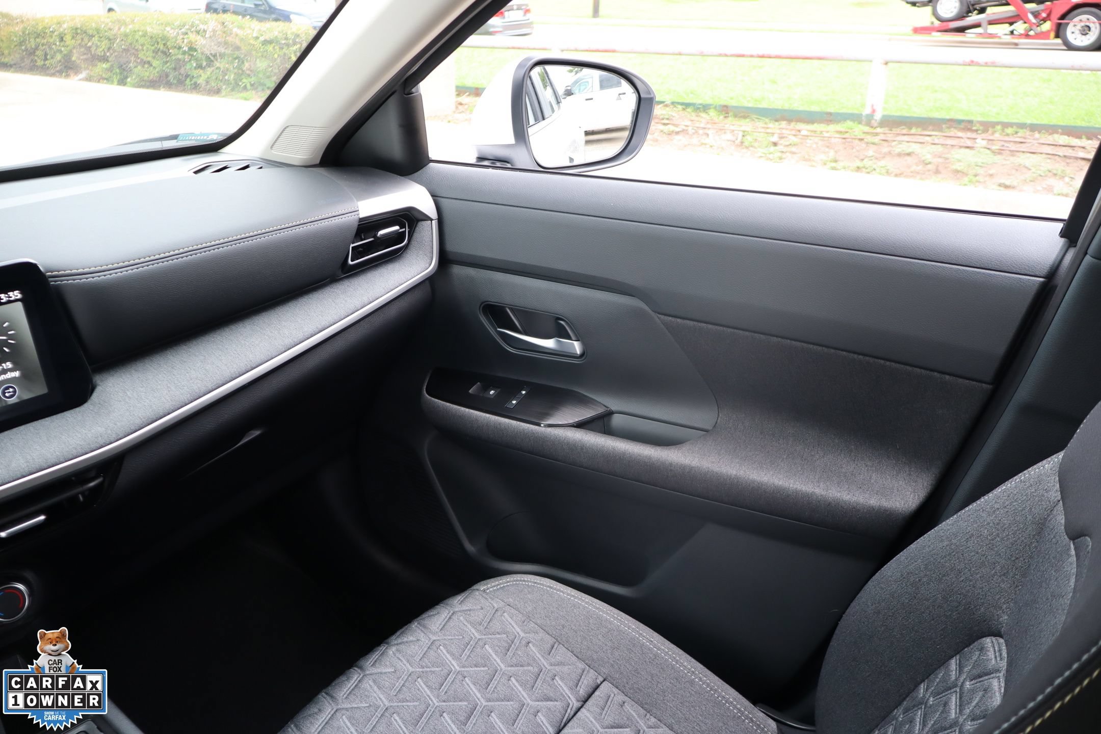 Used 2025 Nissan Kicks SV FWD image 24