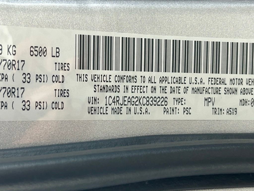 Used 2019 Jeep Grand Cherokee Laredo image 48