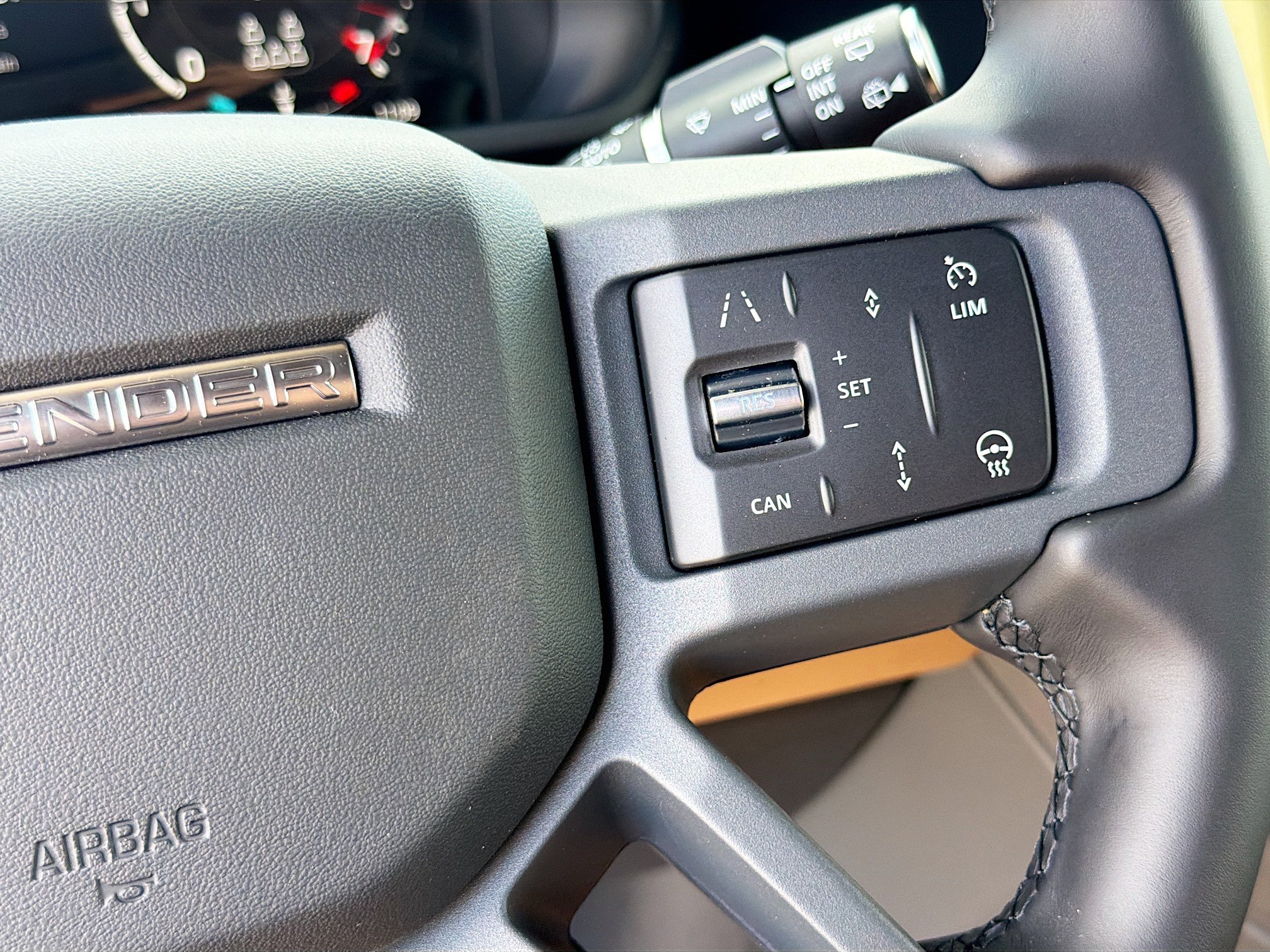 New 2026 Land Rover Defender 130 X-Dynamic SE AWD/4WD image 40