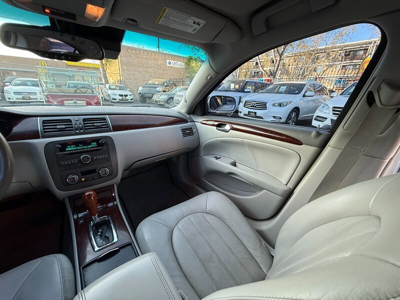 Used 2009 Buick Lucerne CXL w/ Driver Confidence Package FWD image 16