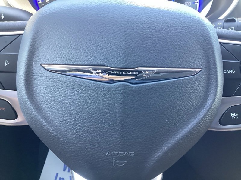 New 2026 Chrysler Pacifica Select image 30