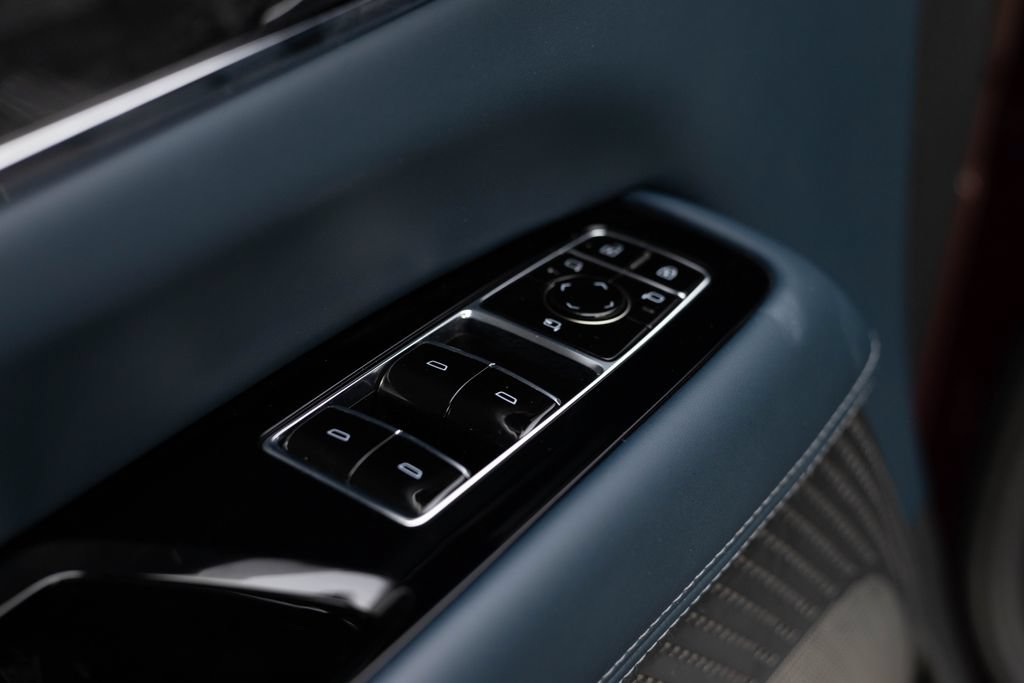 Used 2025 Cadillac Escalade IQ Luxury 2 w/ LPO, Premium Carpet Package AWD/4WD image 21