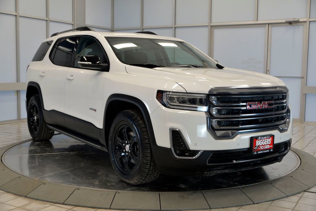 Used 2022 GMC Acadia AT4 w/ Technology Package image 2