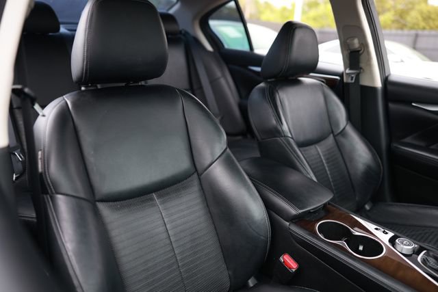 Used 2015 INFINITI Q50 w/ Technology Package image 19
