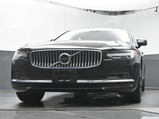 Used 2023 Volvo S90 B6 Plus AWD/4WD image 34