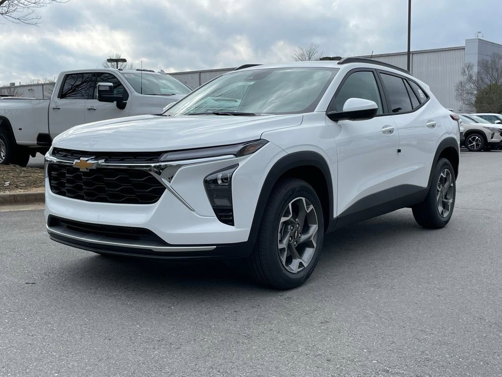 New 2026 Chevrolet Trax LT w/ Driver Confidence Package image 3