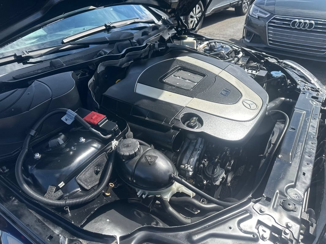Used 2010 Mercedes-Benz C 300 Sedan image 19
