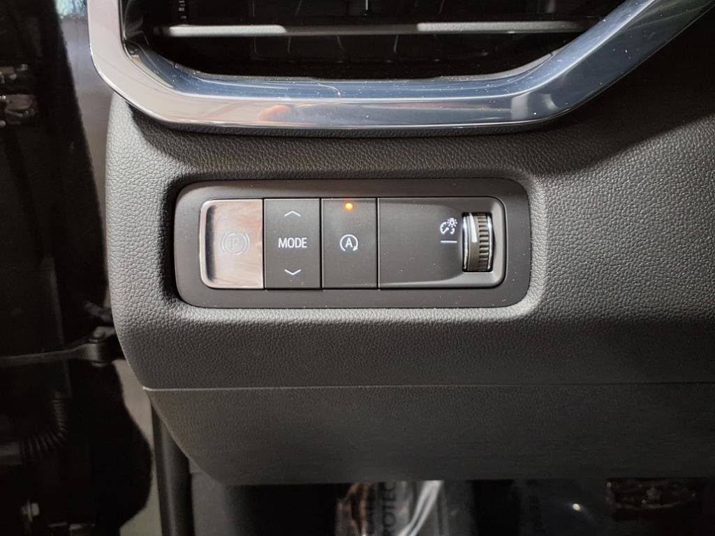 Used 2025 GMC Acadia Elevation image 14