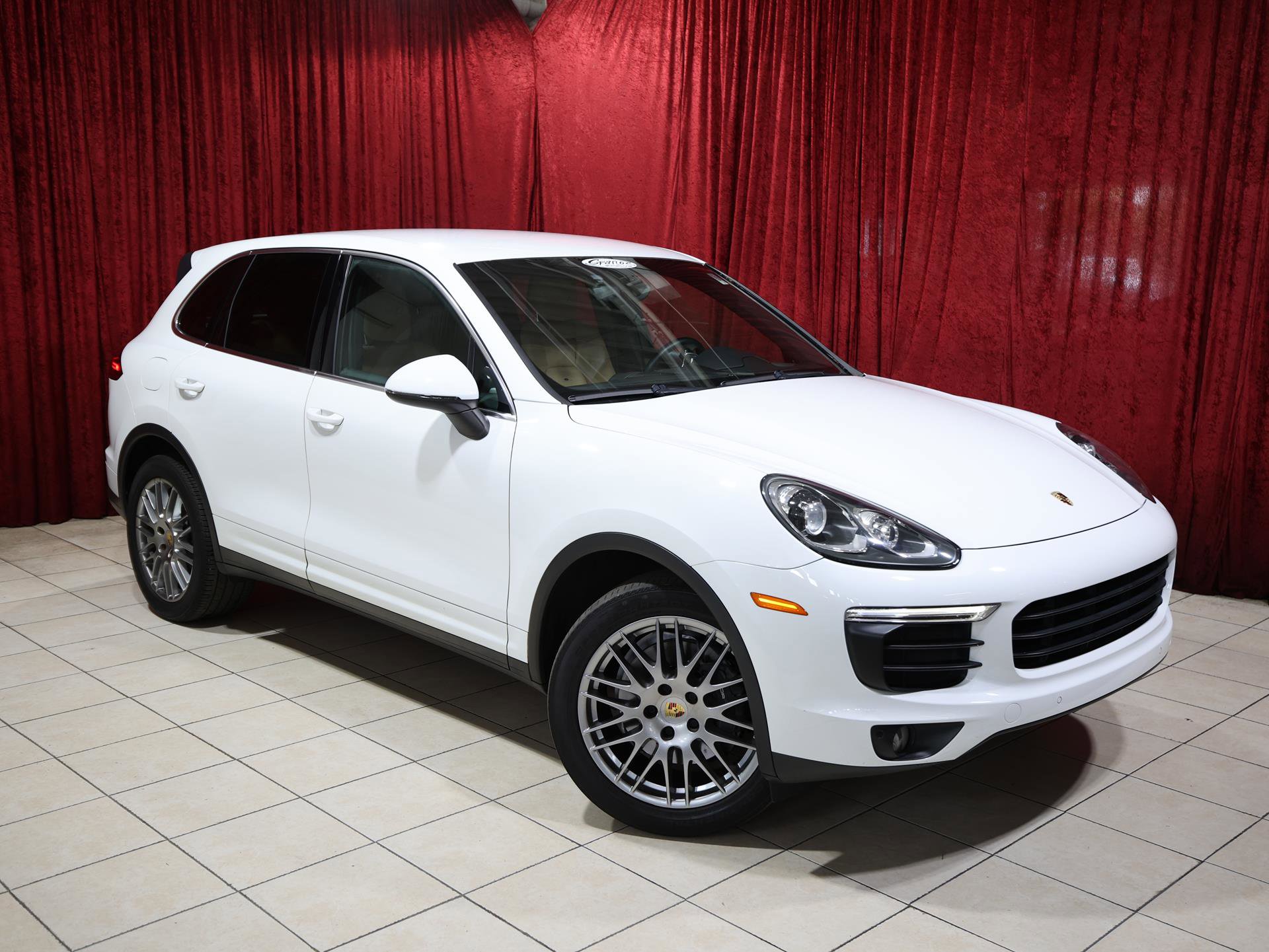Used 2017 Porsche Cayenne image 2