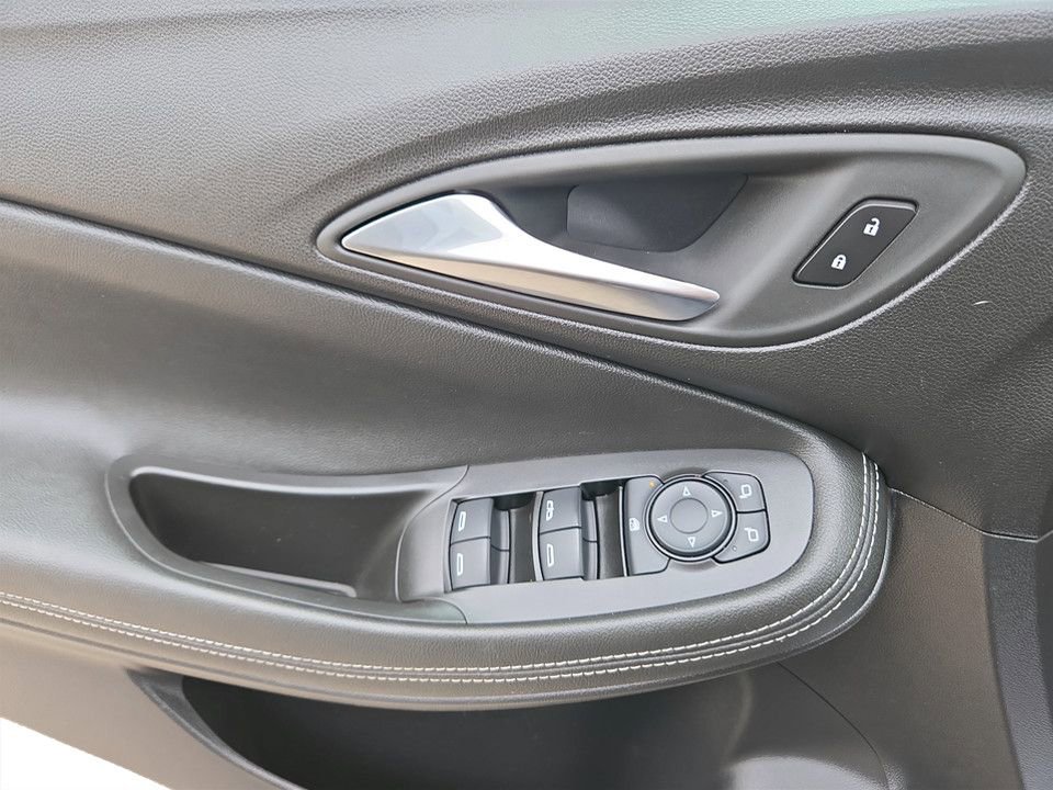 Used 2025 Buick Encore GX Preferred AWD/4WD image 22